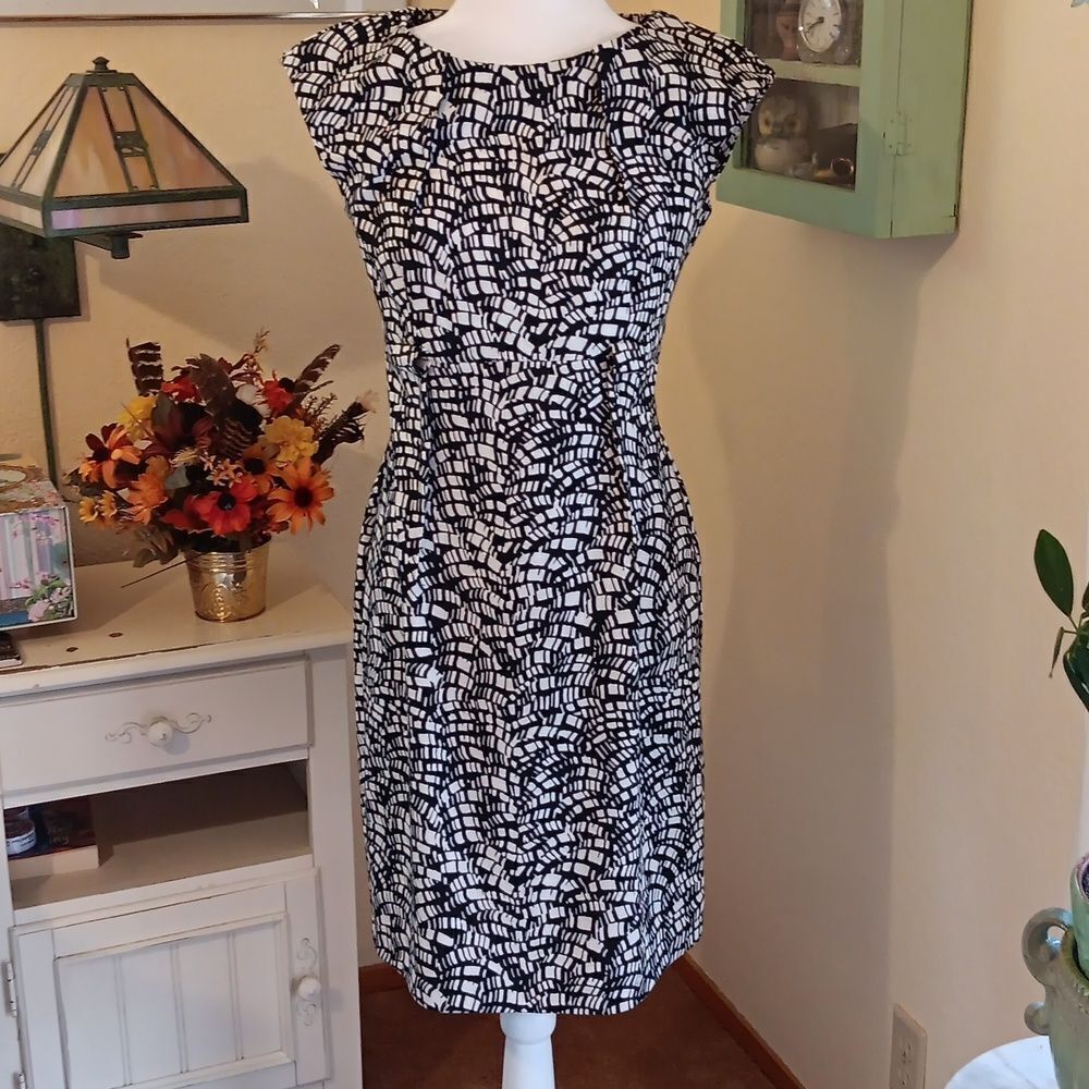 Connected Apparel Black and White Knit Dress. Professional, Career, Bold